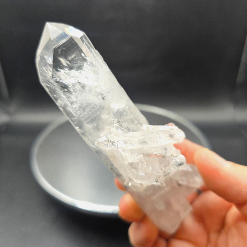 Arkansas Quartz W Carbon Inclusions